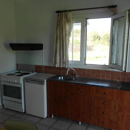 Tom'S House Apartment Skriperon Luaran gambar