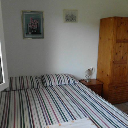 Tom'S House Apartment Skriperon Luaran gambar