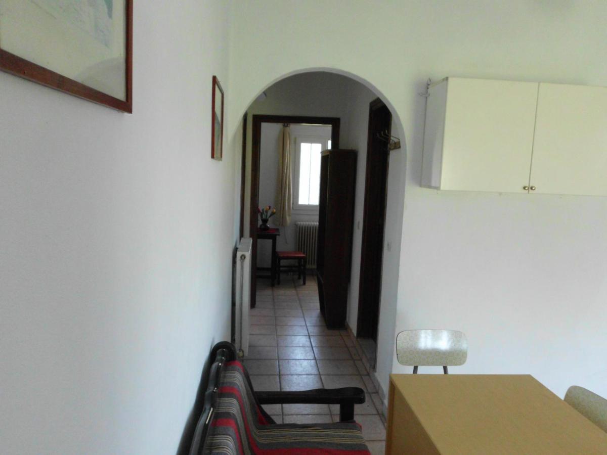 Tom'S House Apartment Skriperon Luaran gambar