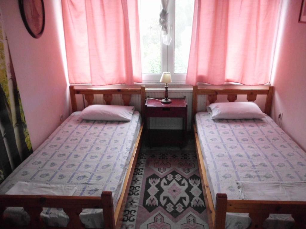 Tom'S House Apartment Skriperon Luaran gambar