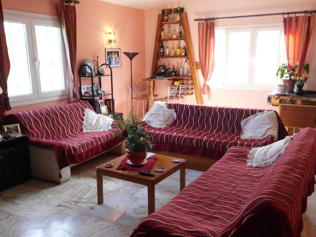 Tom'S House Apartment Skriperon Luaran gambar