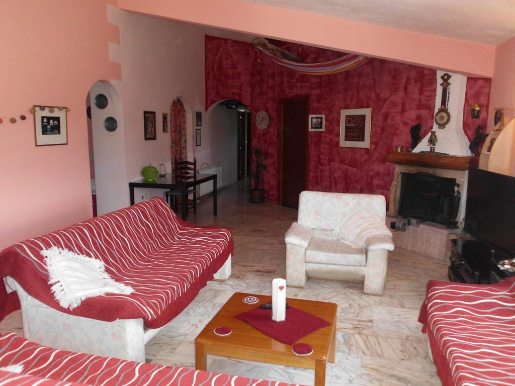 Tom'S House Apartment Skriperon Luaran gambar
