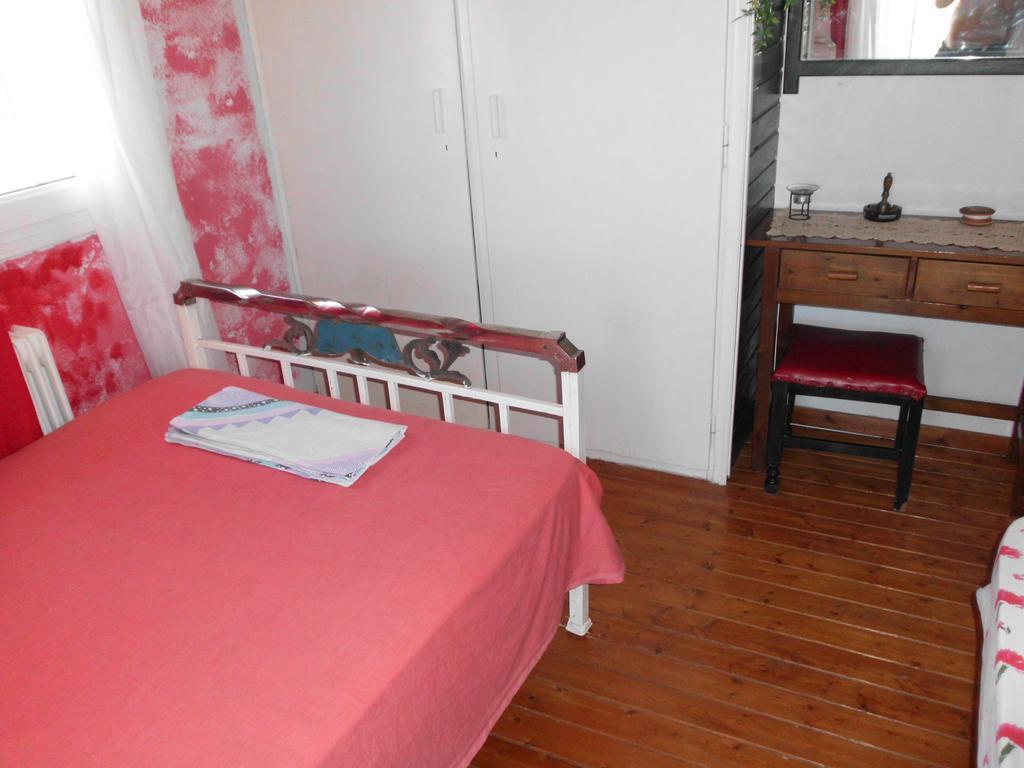 Tom'S House Apartment Skriperon Luaran gambar