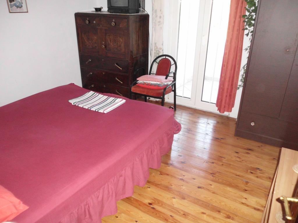 Tom'S House Apartment Skriperon Luaran gambar