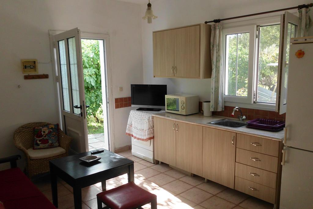 Tom'S House Apartment Skriperon Luaran gambar