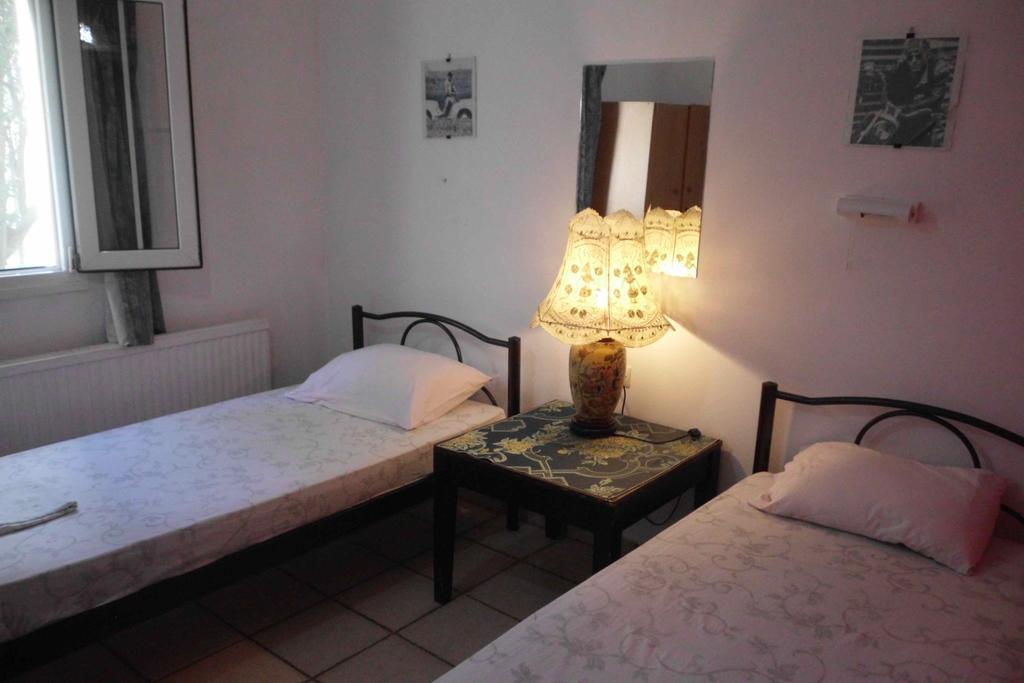 Tom'S House Apartment Skriperon Luaran gambar