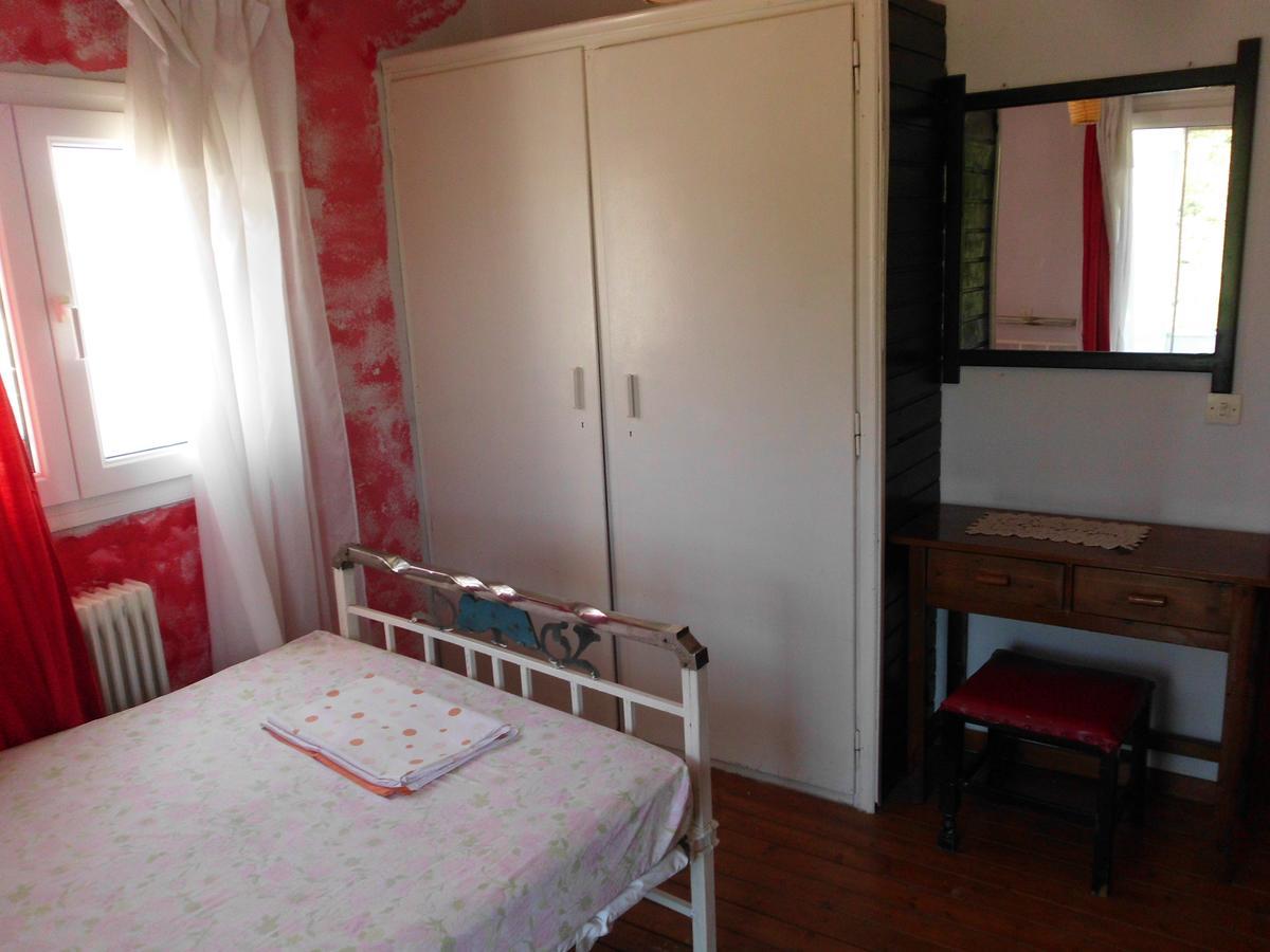 Tom'S House Apartment Skriperon Luaran gambar